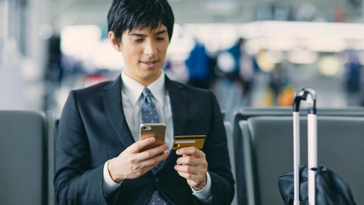 Tarjeta de crédito con seguro de viaje incluido